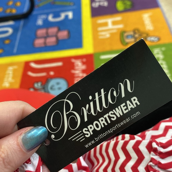 Britton red and white chevron print NWT size 4T ruffle bottom pants - Picture 2 of 2